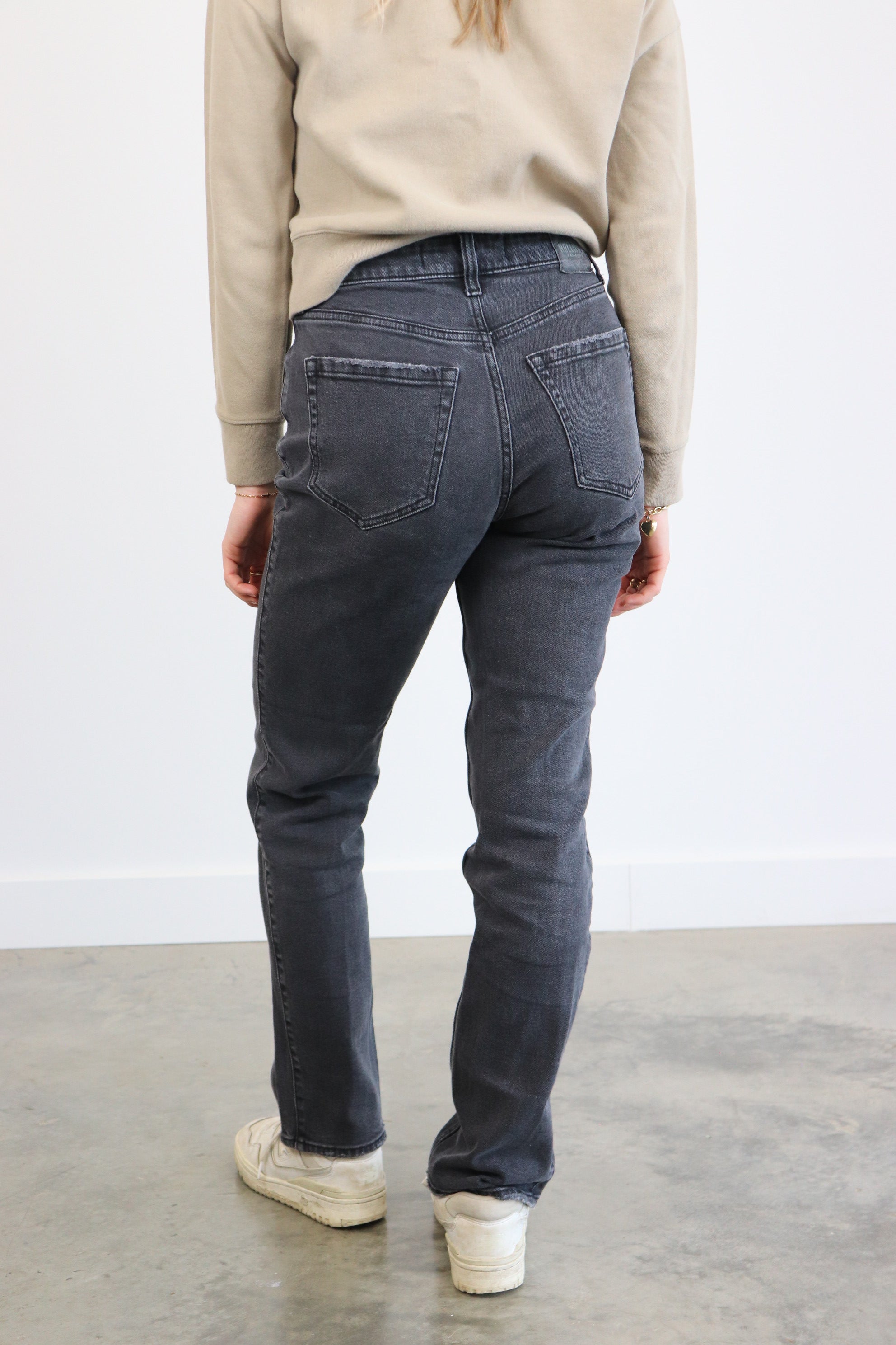 hollister - size 27r