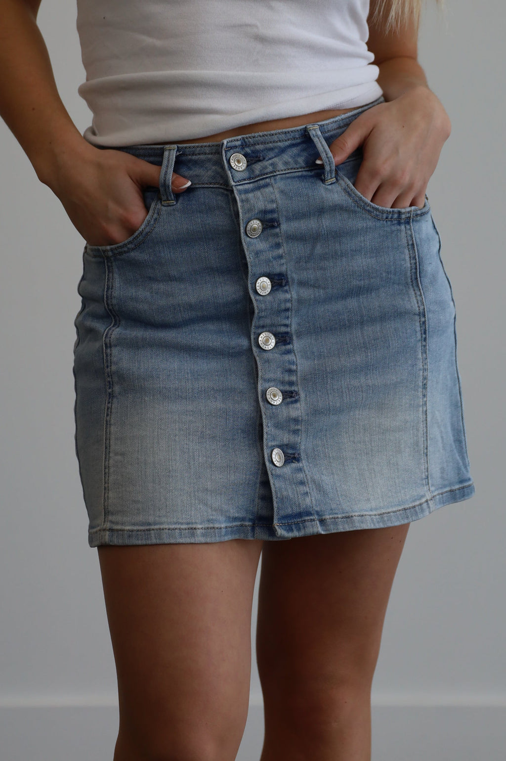 american eagle - size 4