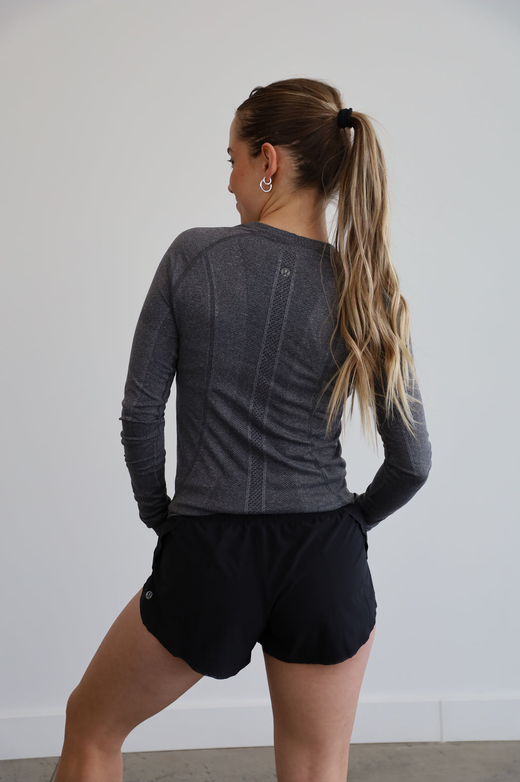 lululemon - size 6