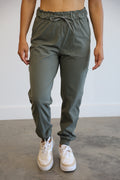 lululemon - size 8