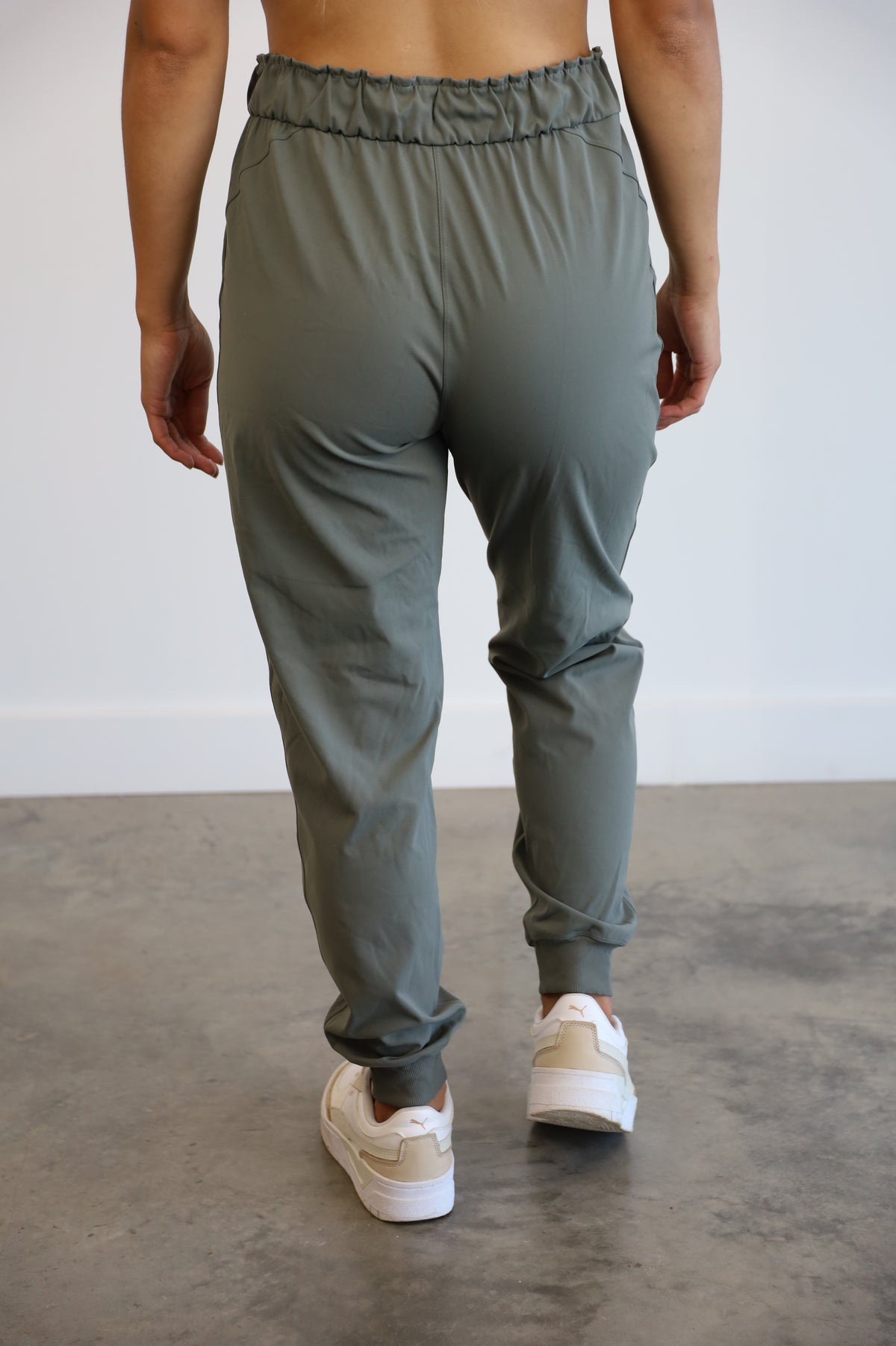 lululemon - size 8