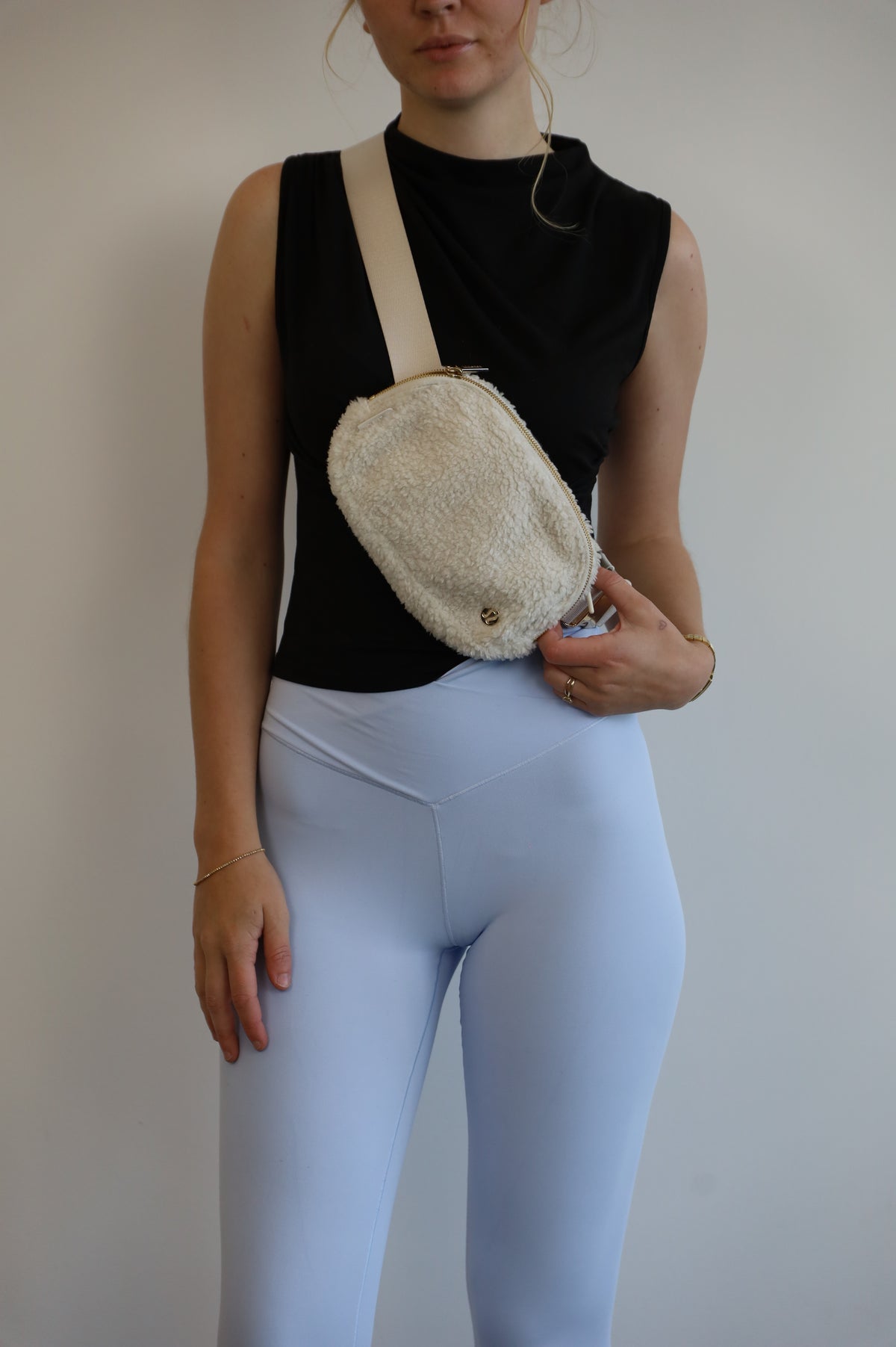 lululemon - cross body bag