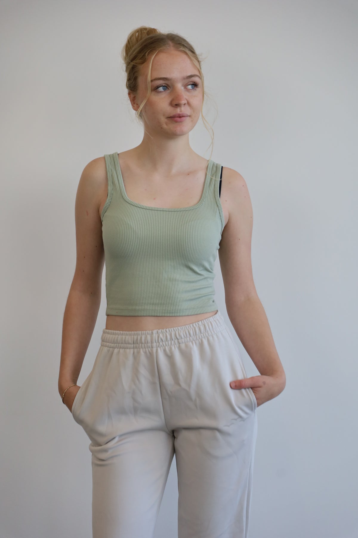 hollister - small