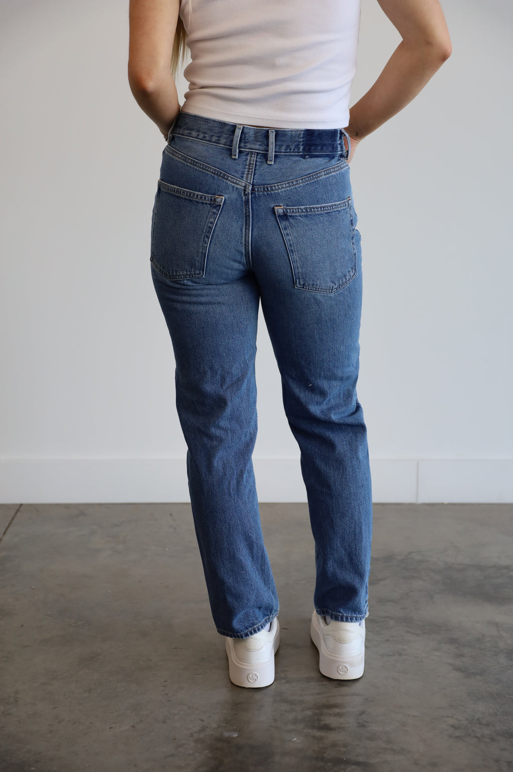 wilfred free -size 4